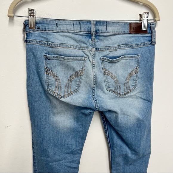 Hollister Low-Rise Super Skinny Light Wash Jeans, Size 5 Short - Picture 4 of 7